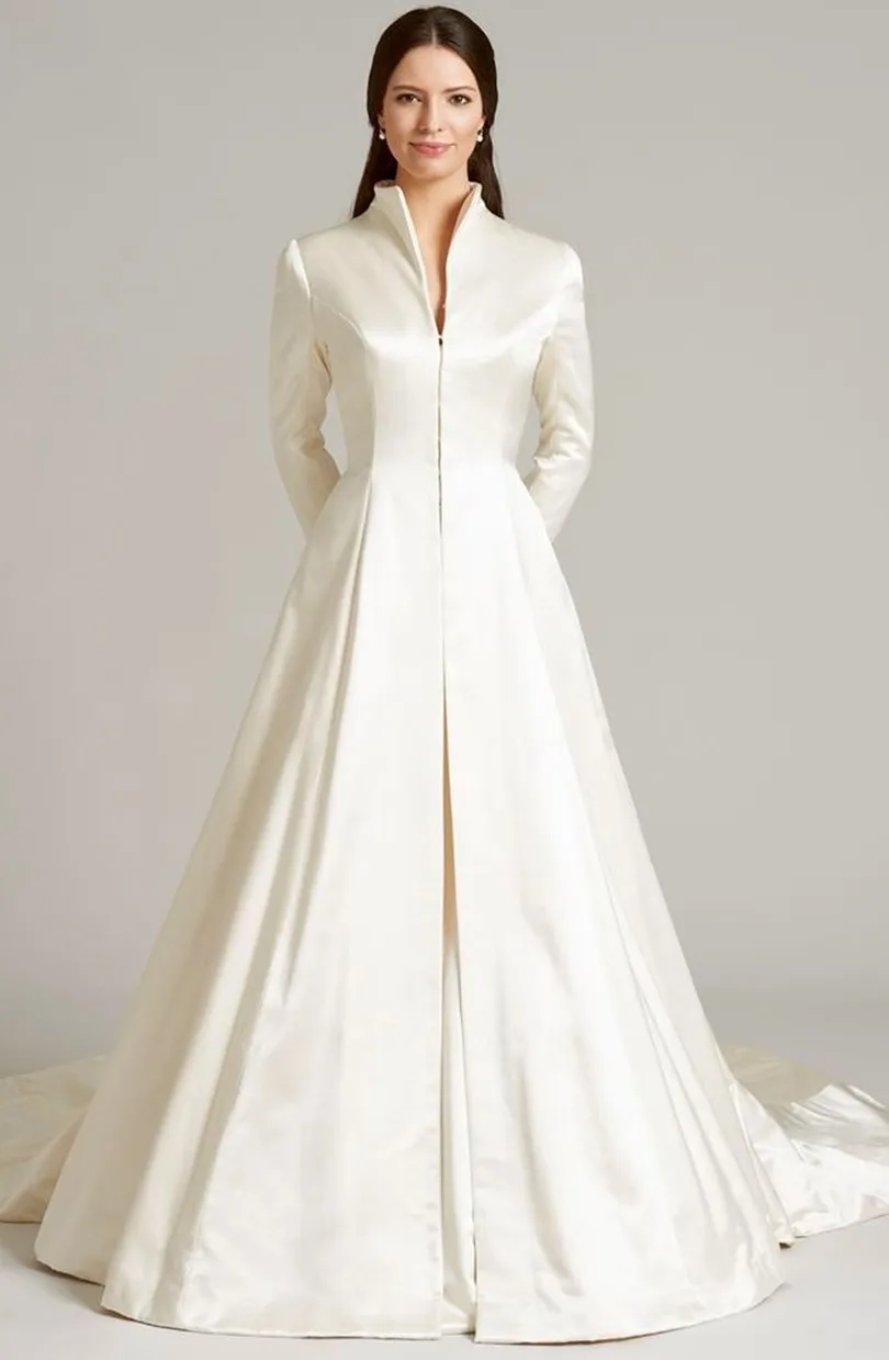 ---Ivory coat for winter 2021 wedding dress, with long satin sleeves. Available in all colors.--