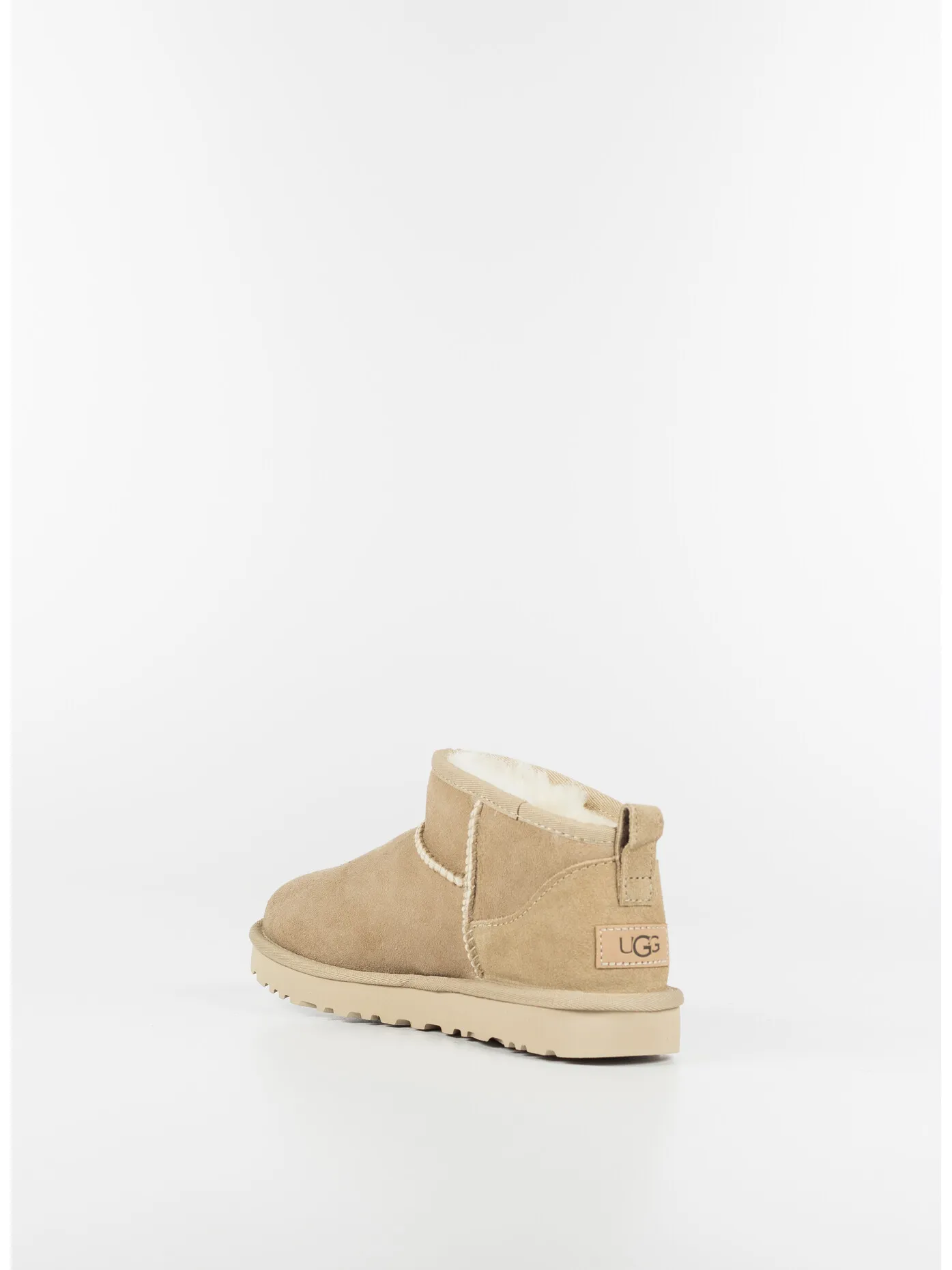     -UGG AUSTRALIA    -CLASSIC ULTRA MINI-