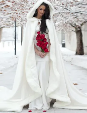 ---Winter Bride Coat in satin, ideal long-cut coat that manages to cover the entire length of the dress you are wearing.--