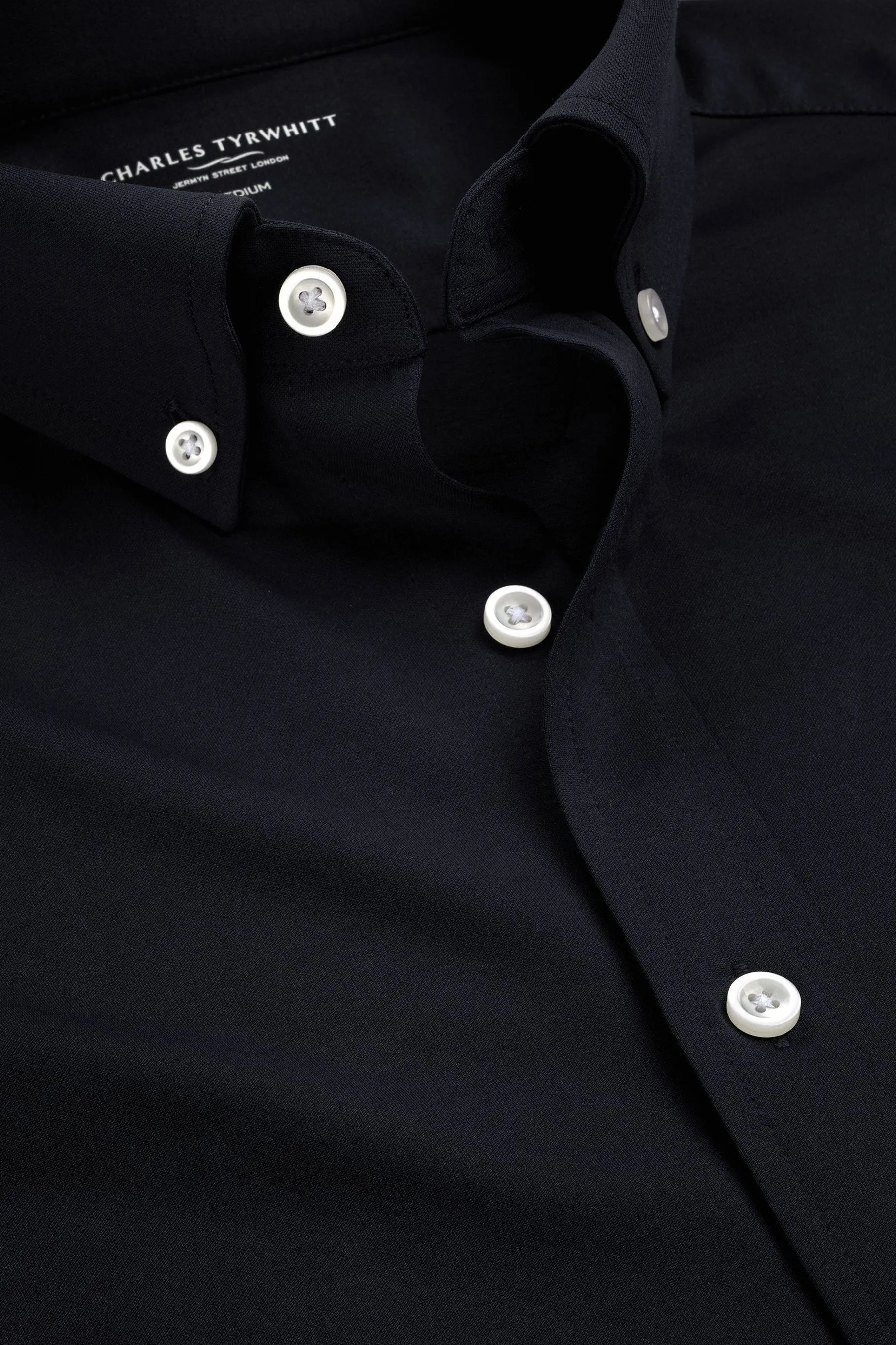 Charles Tyrwhitt - Camicia in jersey elasticizzato quattro modalità con colletto button-down    