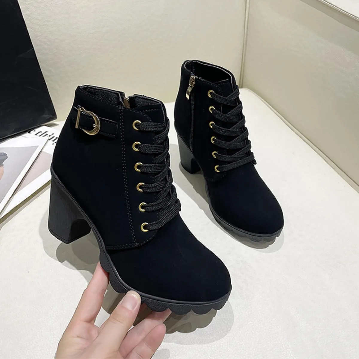 Classici invernali Stivali Chelsea Scarpe da donna Punta tonda robusta 2023 Nuovi stivali gladiatore Stivali da moto da neve all