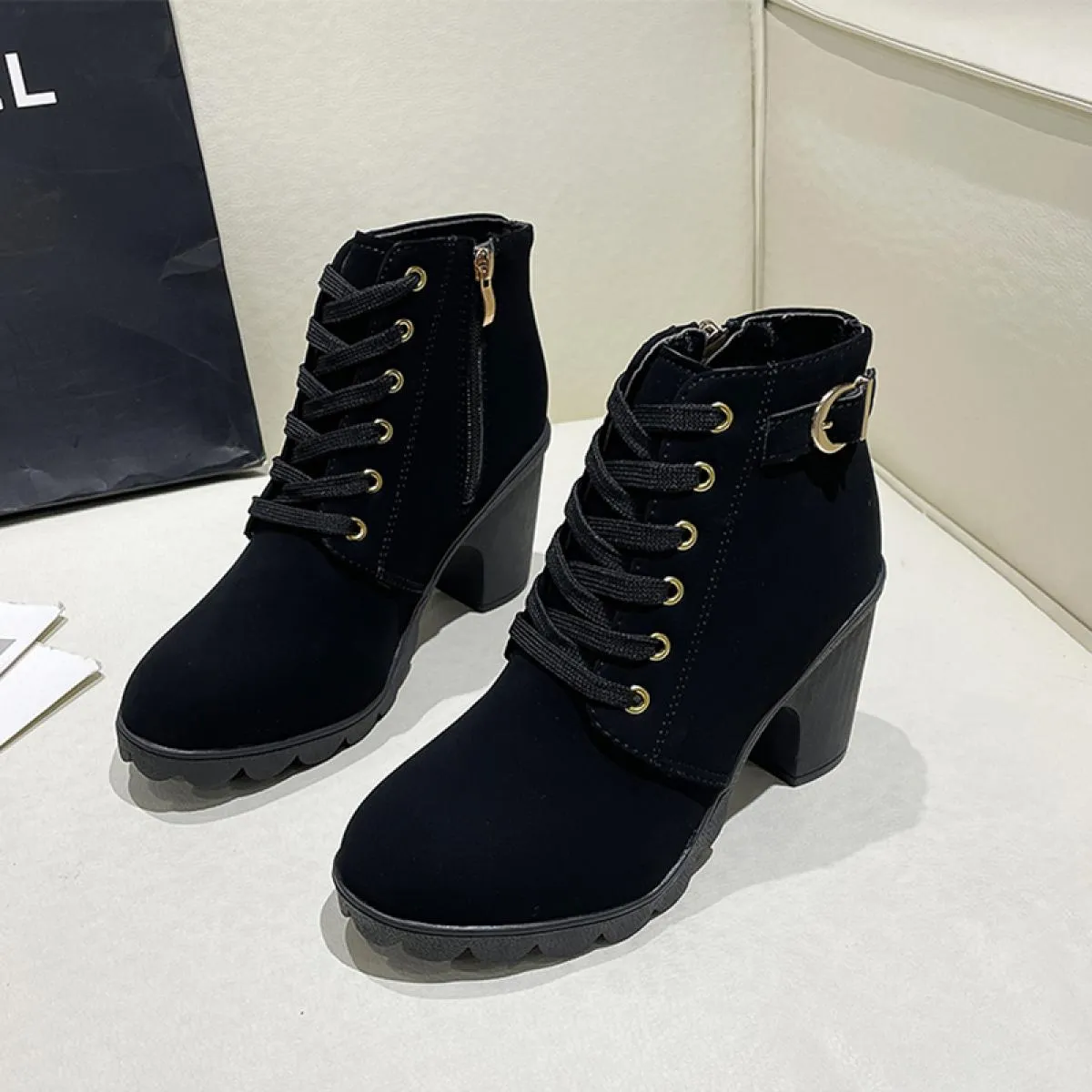 Classici invernali Stivali Chelsea Scarpe da donna Punta tonda robusta 2023 Nuovi stivali gladiatore Stivali da moto da neve all