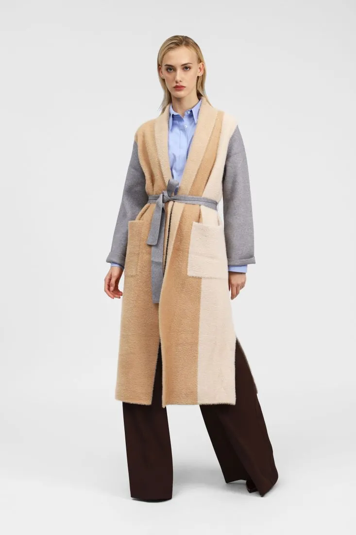  Coat with belt and colorblocks    