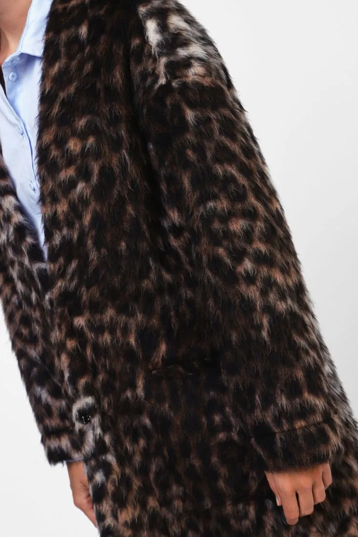  Coat with leopard print design    