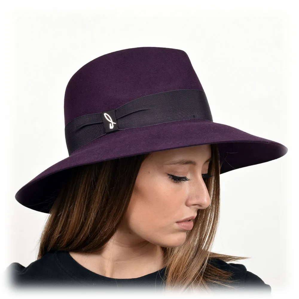 Doria 1905 - Sabina - Cappello a Goccia Prugna Negroamaro - Accessori - Cappello Artigianale Italiano