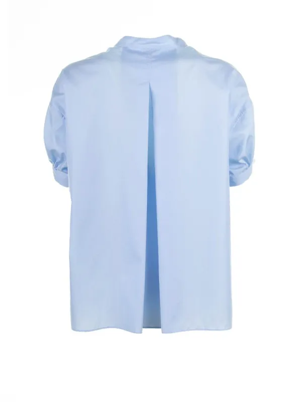 Light blue shirt with short sleeves