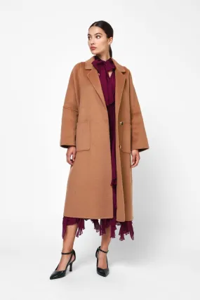  Long coat with large pockets    