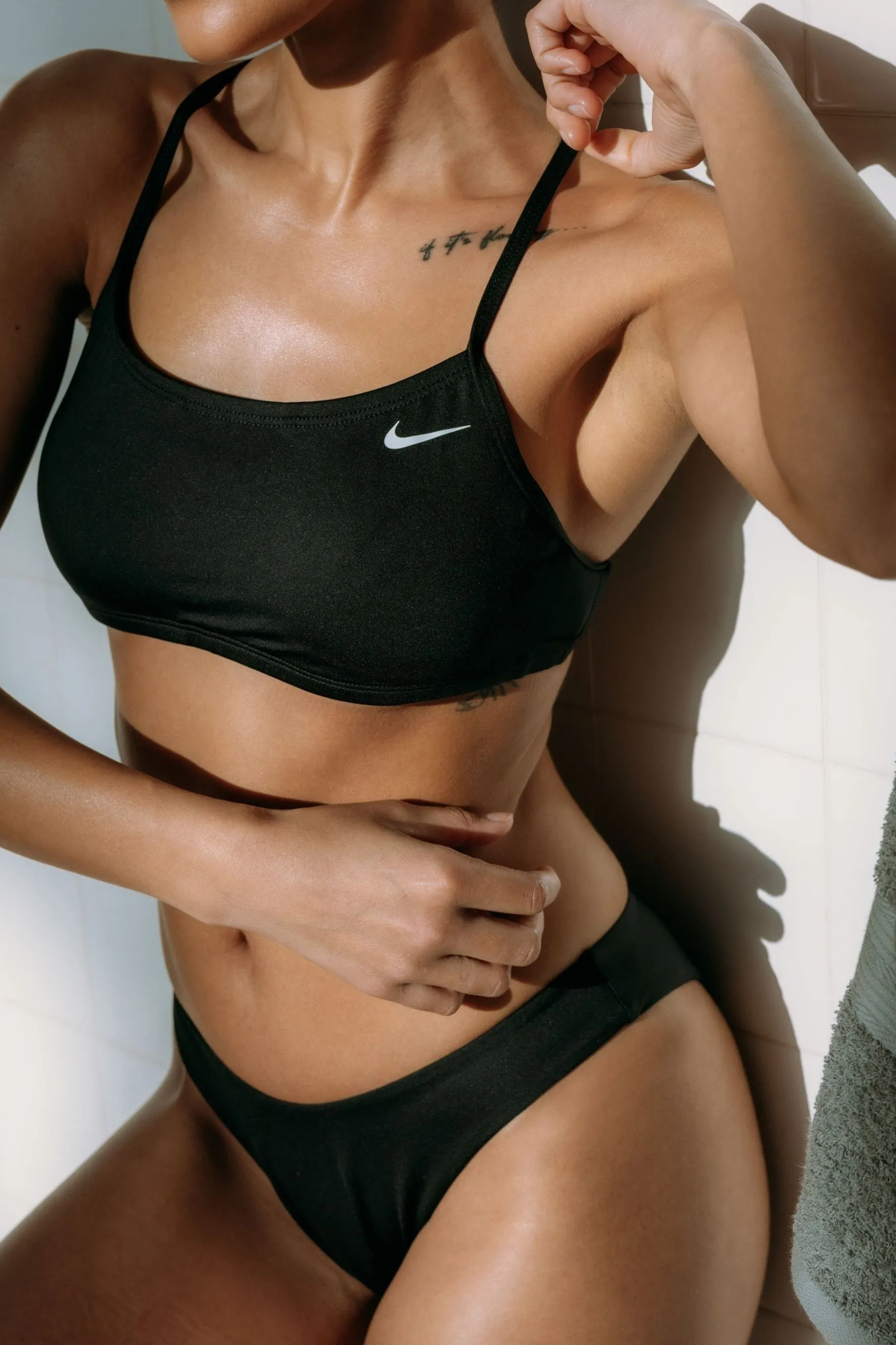 Nike - Bikini basic con dorso a vogatore