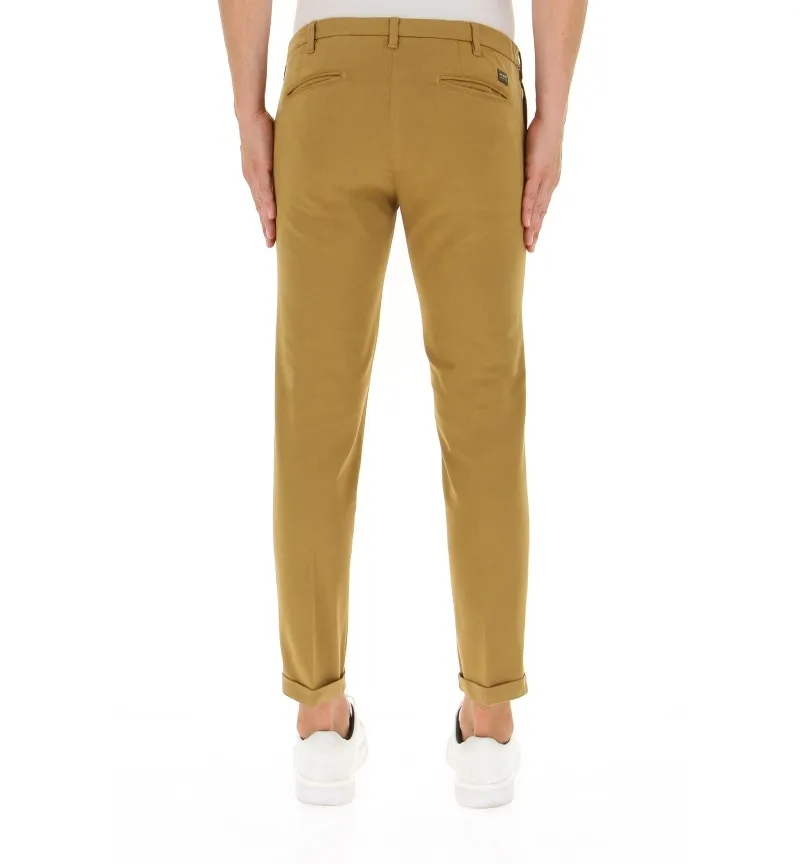 Pantaloni chino