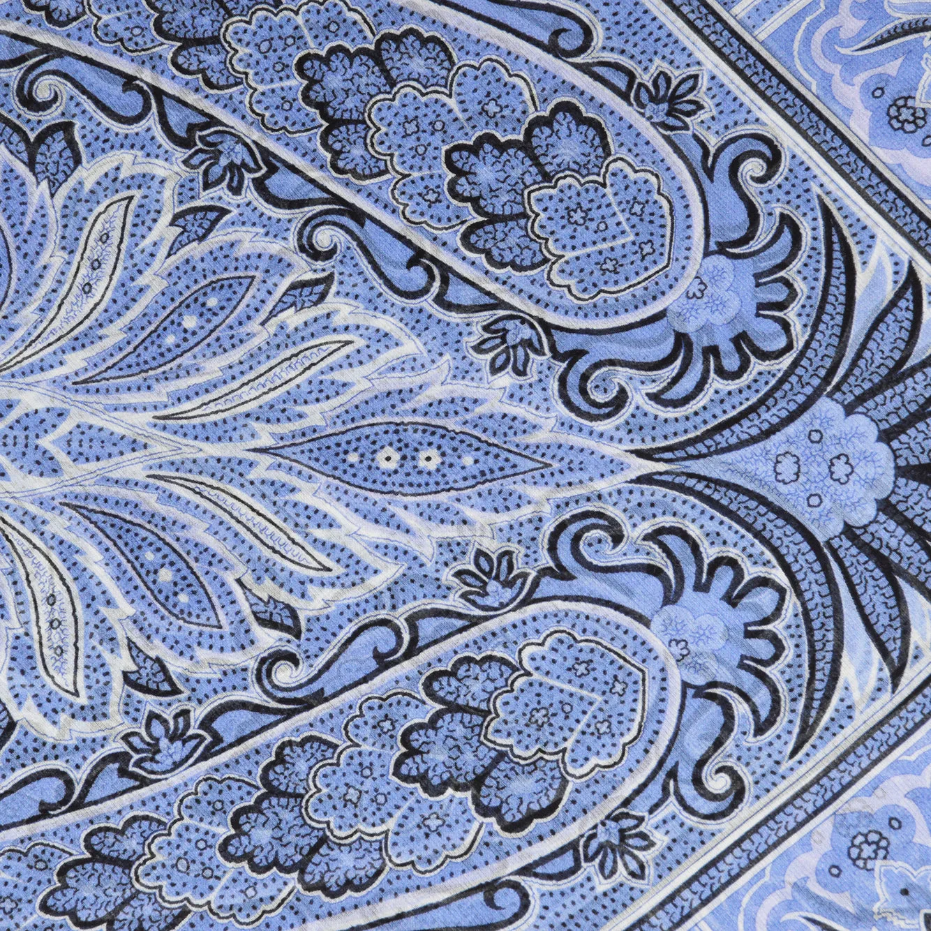 Scialle in seta azzurra stampa paisley Etro