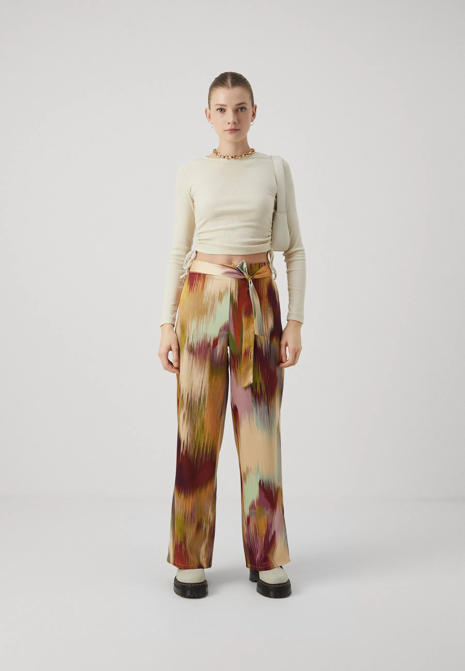 VIKELLY PANTS - Pantaloni