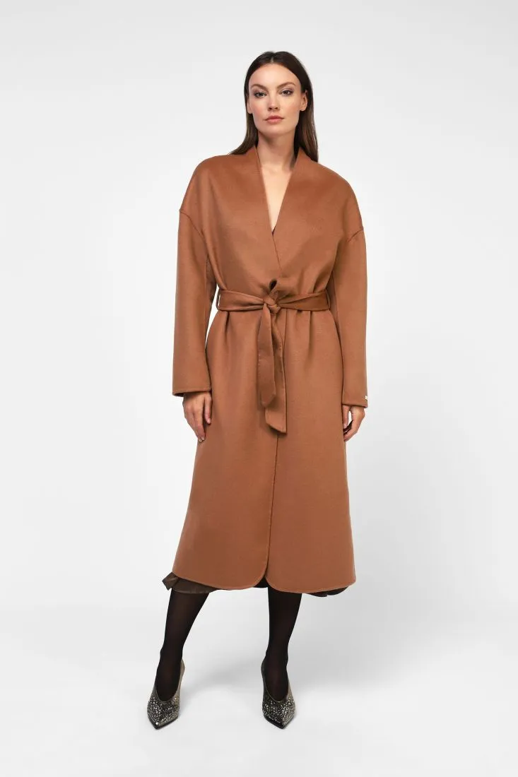  Wrap coat without lapels    